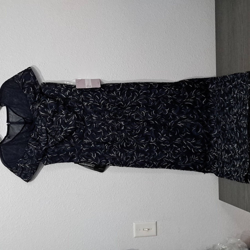JS Collections Illusion Mesh Off-the-Shoulder Short Sleeve Gown - Picture 5 of 9